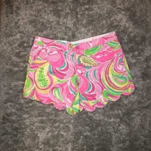 Lilly Pulitzer Butter Cup Scalloped Shorts